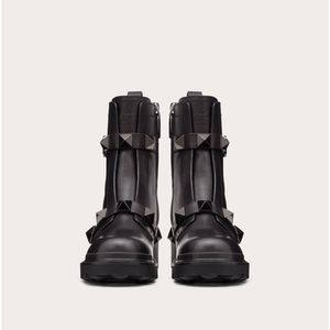 Valentino garavani roman rockstud boots 37